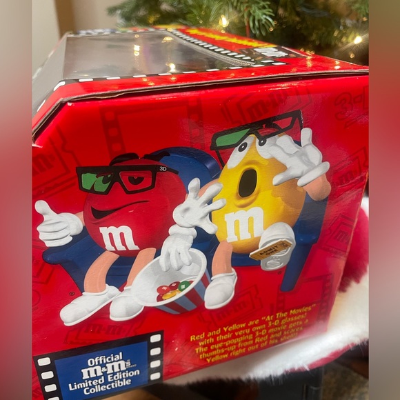 Authentic M&M Candy Dispenser (collectibles)– Late 90s/Early 2000s Rarities! - Picture 4 of 6